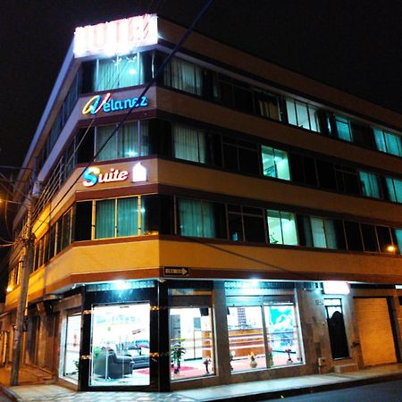 Hotel Velanez Suite Riobamba Bagian luar foto