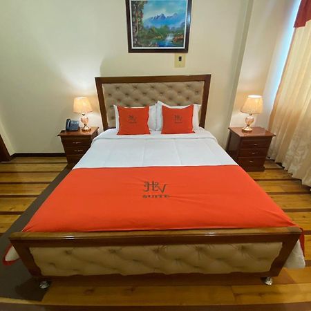 Hotel Velanez Suite Riobamba Bagian luar foto
