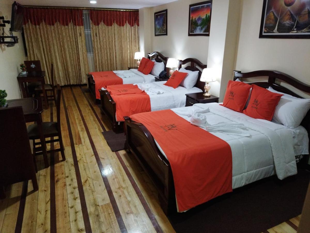 Hotel Velanez Suite Riobamba Bagian luar foto
