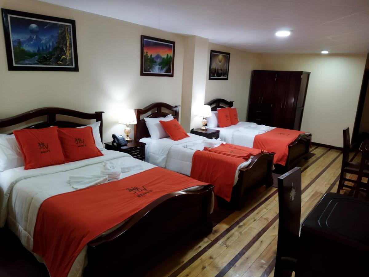 Hotel Velanez Suite Riobamba Bagian luar foto
