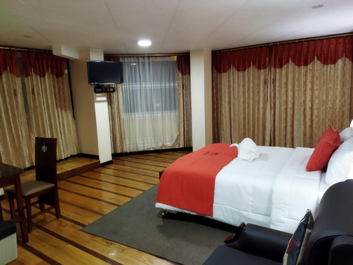 Hotel Velanez Suite Riobamba Bagian luar foto