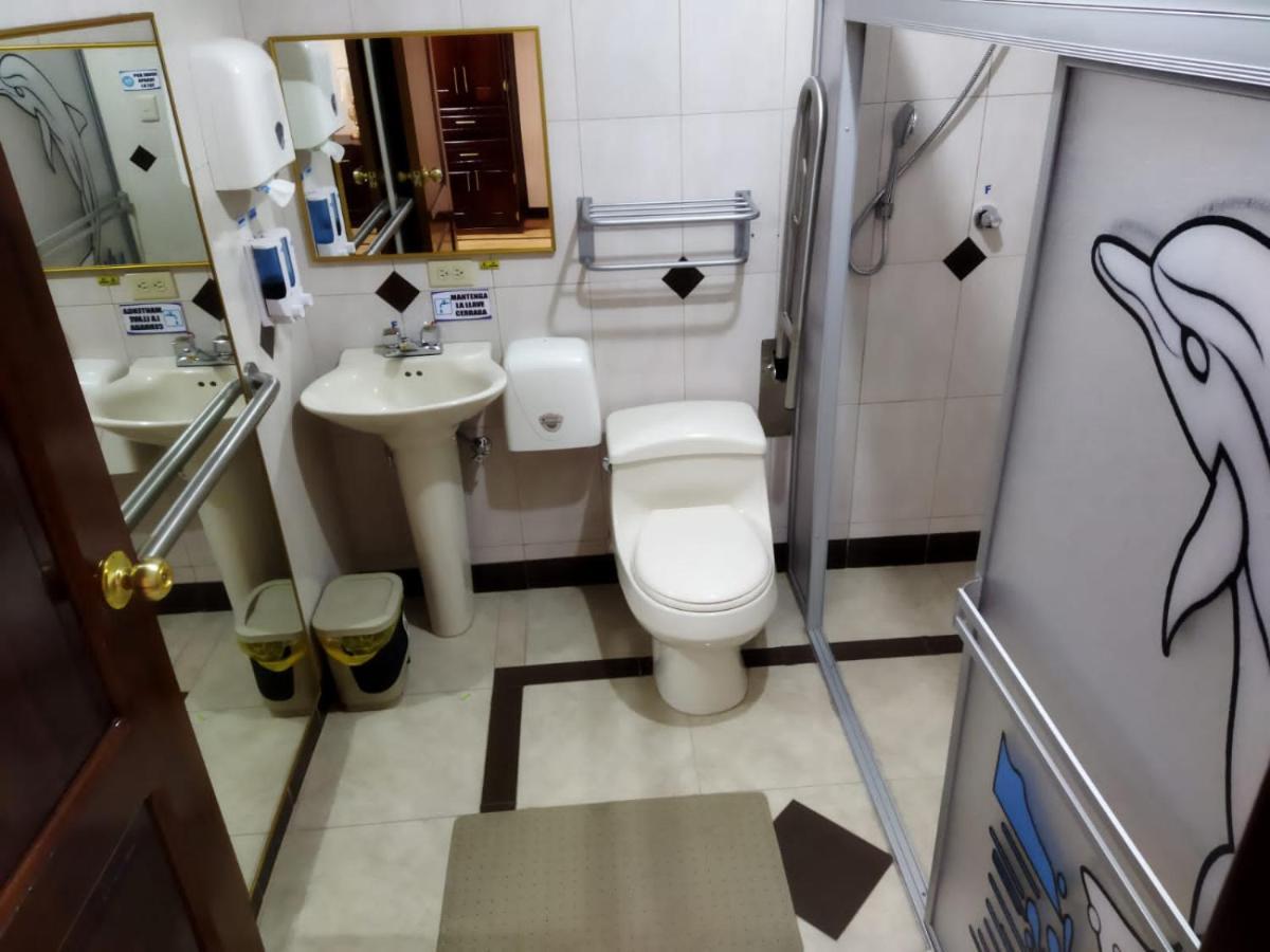 Hotel Velanez Suite Riobamba Bagian luar foto