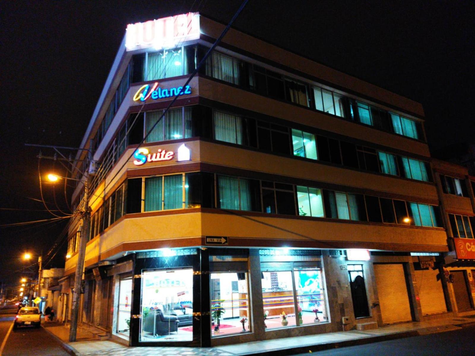Hotel Velanez Suite Riobamba Bagian luar foto