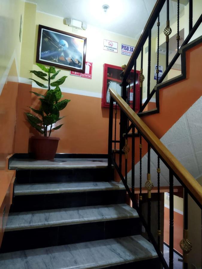 Hotel Velanez Suite Riobamba Bagian luar foto