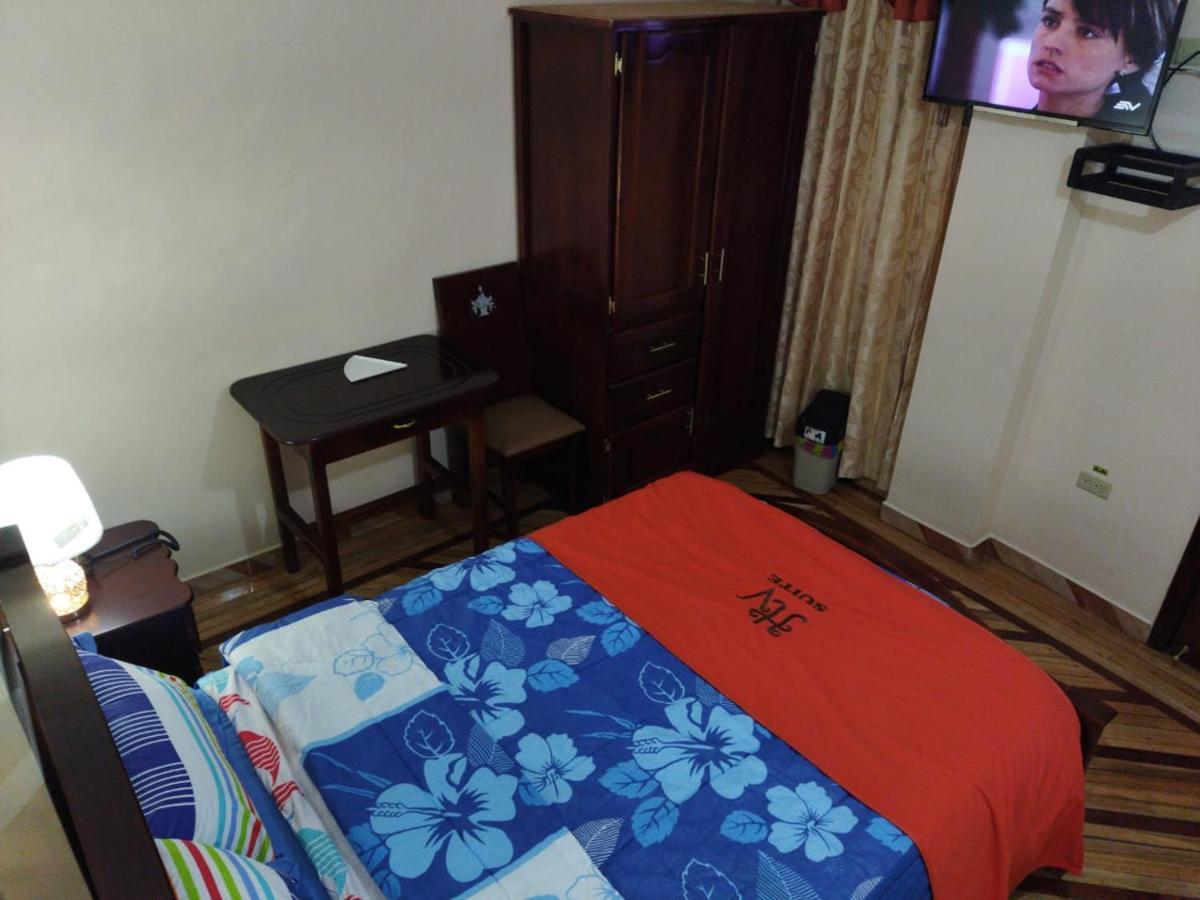 Hotel Velanez Suite Riobamba Bagian luar foto