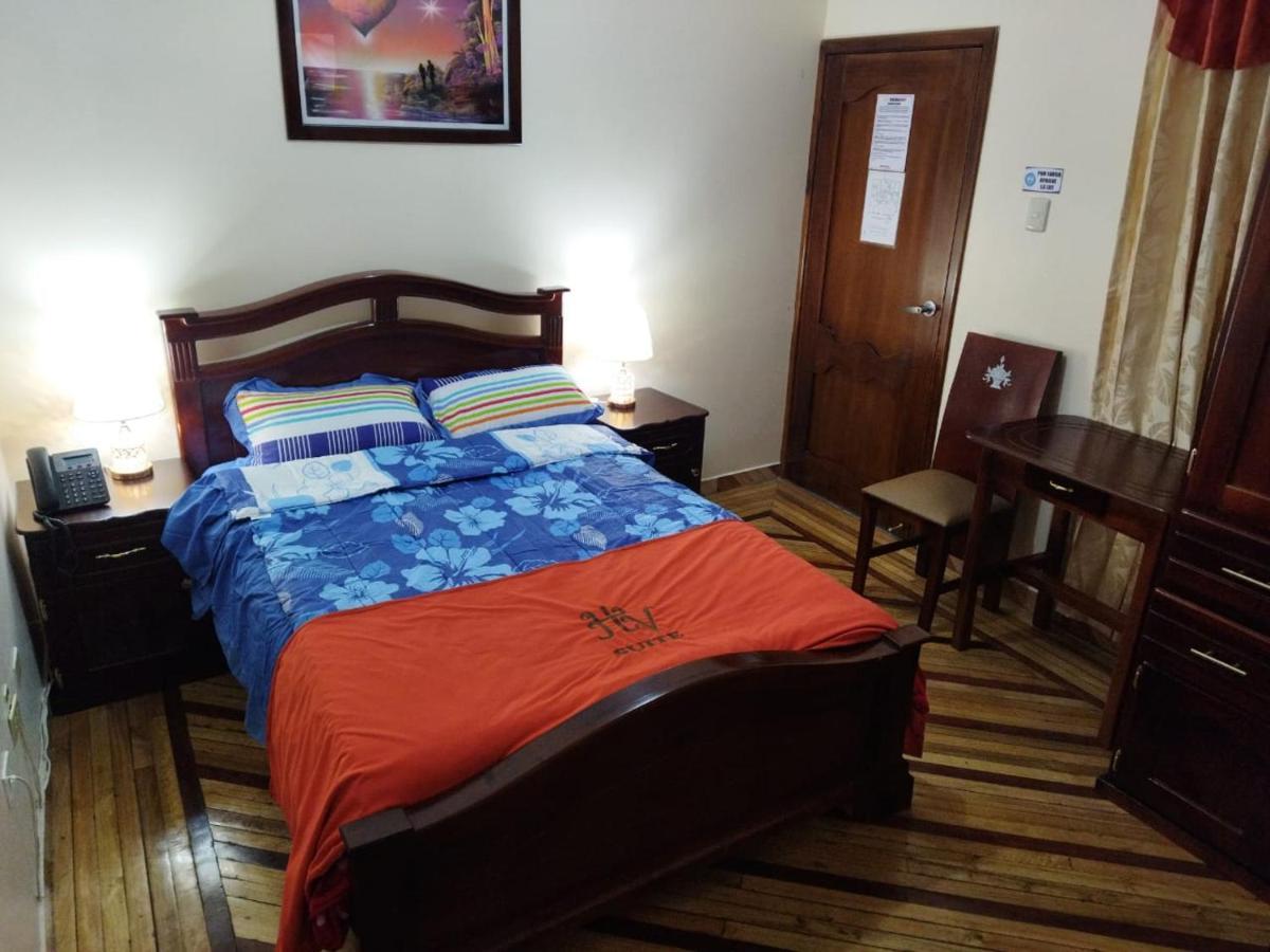 Hotel Velanez Suite Riobamba Bagian luar foto