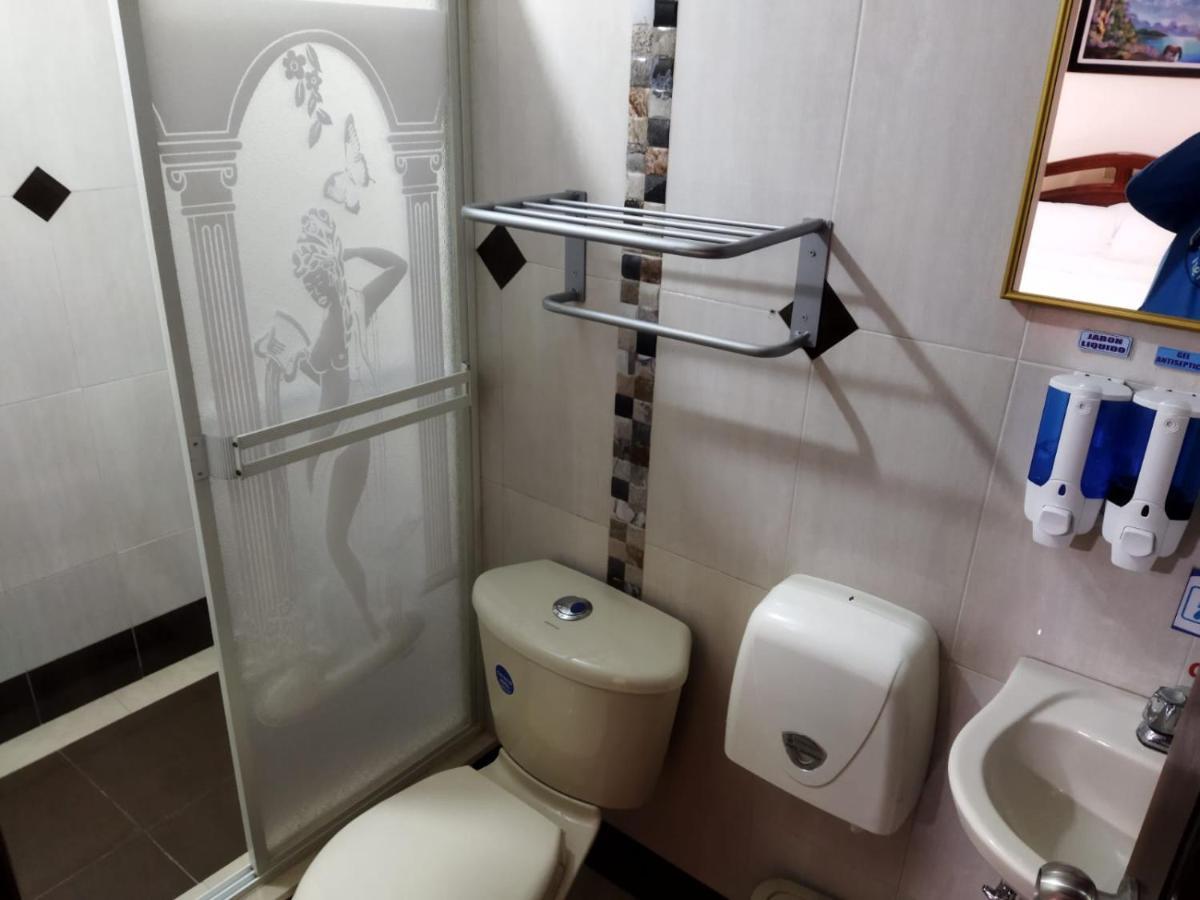 Hotel Velanez Suite Riobamba Bagian luar foto